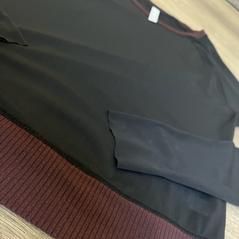 Athleta Women’s Asana Top in Sheer Black Size Small - Picture 4 of 5